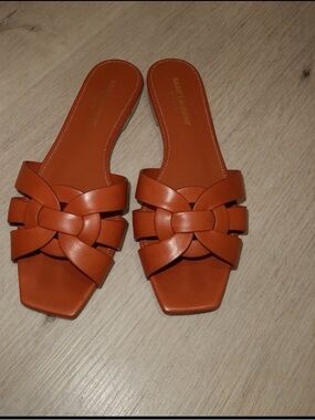 Saint Laurent Tribute Sandals Sz 37